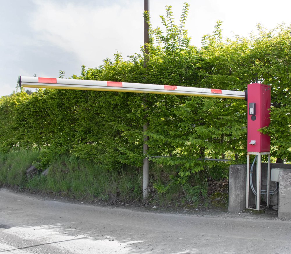 Automatische Schranke mit Erhöhung für Lastwagen