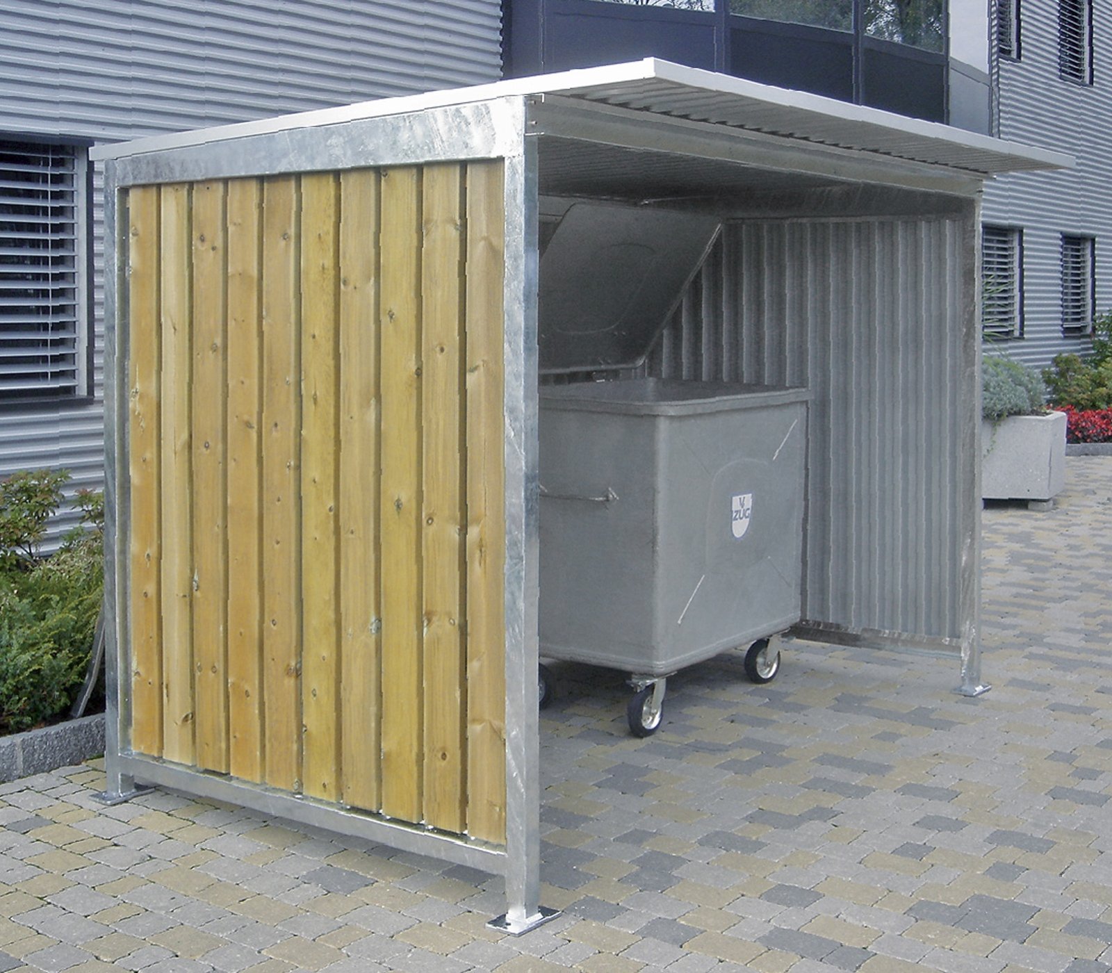 Containerbox mit Holzverkleidung