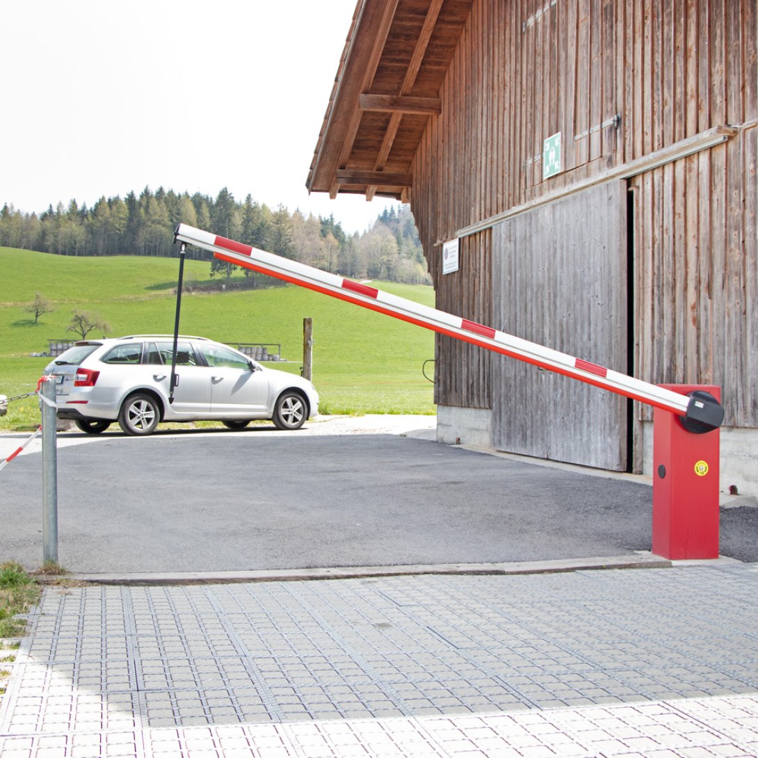 Referenz Institut Montana in Zug montierte Schrankenanlage